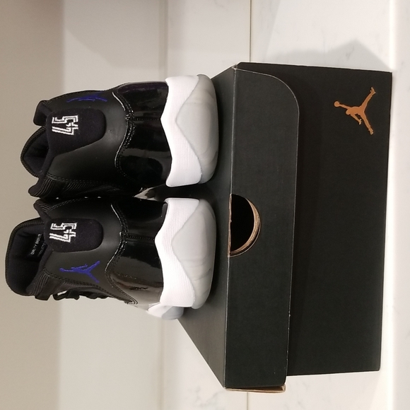 New With Box Jordan Space Jam 11 GS 5.5 youth boys concord black and white - Picture 4 of 9